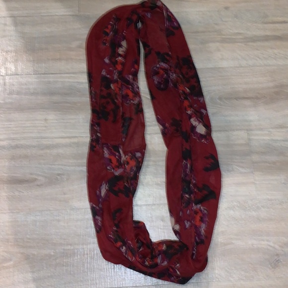 Maurices maroon floral lightweight circle infinity scarf - Picture 6 of 6